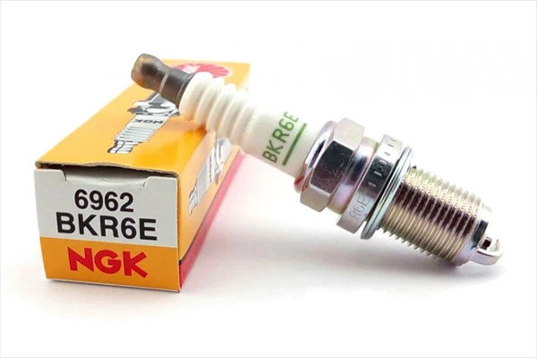 Свеча зажигания BKR6E