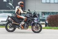 KTM подтвердила, что 890 SMT уже в пути KTM подтвердила, что 890 SMT уже в пути